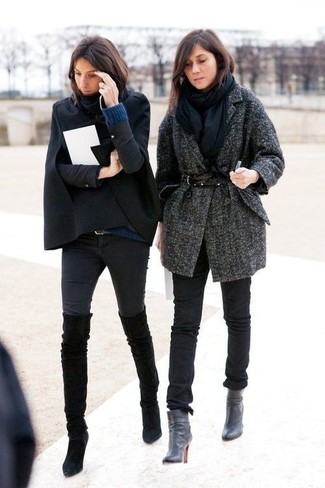Черное пальто-накидка от Saint Laurent