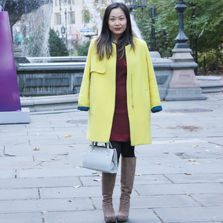 Женское желтое пальто от Chanel