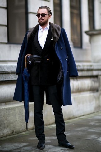 Какие оксфорды носить с черным пиджаком в холод: Согласись, образ из черного пиджака и черных брюк чинос выглядит очень выгодно? Хотел бы привнести в этот лук нотку строгости? Тогда в качестве обуви к этому образу, стоит обратить внимание на оксфорды.