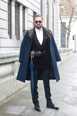 Мужское темно-синее пальто с меховым воротником от Manzoni 24
