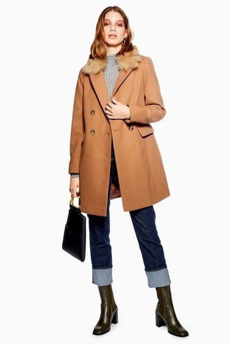 Светло-коричневое пальто с меховым воротником от Missguided