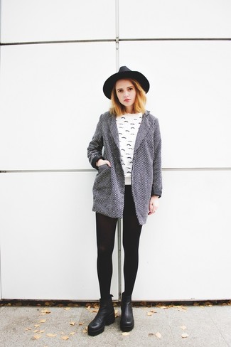 Женский бело-черный свитер с круглым вырезом с принтом от Dsquared2