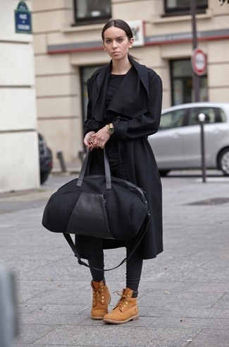 Женская черная спортивная сумка из плотной ткани от Nike