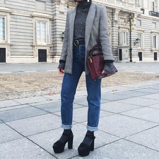 Какие джинсы носить с серым пиджаком женщине весна: Серый пиджак и джинсы надежно обосновались в гардеробе многих барышень, позволяя составлять роскошные и практичные образы. Очень выигрышно здесь смотрятся черные замшевые массивные босоножки на каблуке. Когда на смену студеной зиме приходит ласковая весна, всегда хочется быть по-весеннему яркими и выглядеть модно. Такой лук несомненно поможет достичь желаемого результата.