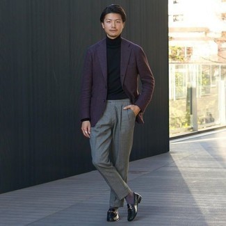 Какие пиджаки носить с черными лоферами мужчине: Сочетание пиджака и серых классических брюк смотрится очень модно и элегантно. Черные лоферы стильно впишутся в лук.