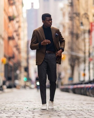 С чем носить черные носки в 30 лет мужчине весна: Коричневый пиджак и черные носки — великолепная формула для воплощения модного и удобного образа. Хотел бы сделать лук немного элегантнее? Тогда в качестве обуви к этому образу, выбери белые низкие кеды из плотной ткани. Когда зима отступает и сменяется более теплой погодой, мы снимаем с себя теплую зимнюю одежду и встает вопрос о том, что носить, чтобы выглядеть по-весеннему эффектно и модно. Такое сочетание поможет найти недостающее вдохновение.