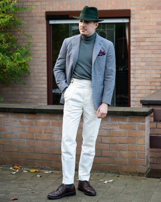 Как носить классические брюки с брогами в 30 лет: Темно-сине-белый пиджак в клетку и классические брюки — хороший пример строгого мужского стиля. Вместе с этим луком идеально будут смотреться броги.
