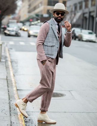 Какие пиджаки носить с розовыми классическими брюками в 30 лет мужчине: Несмотря на то, что этот ансамбль довольно классический, сочетание пиджака и розовых классических брюк неизменно нравится стильным мужчинам, а также покоряет сердца представительниц прекрасного пола. В сочетании с этим луком наиболее гармонично выглядят белые кожаные монки с двумя ремешками.