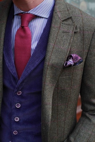 С чем носить пурпурный шелковый нагрудный платок: Оливковый шерстяной пиджак в клетку и пурпурный шелковый нагрудный платок — стильный выбор молодых людей, которые никогда не сидят на месте.