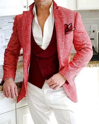 С чем носить темно-красное пальто мужчине в деловом стиле: Темно-красное пальто выглядит выигрышно в сочетании с белыми классическими брюками.