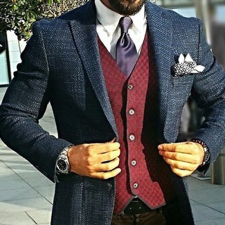 С чем носить фиолетовый шелковый галстук мужчине: Темно-синий твидовый пиджак в паре с фиолетовым шелковым галстуком позволит составить стильный и привлекательный лук.
