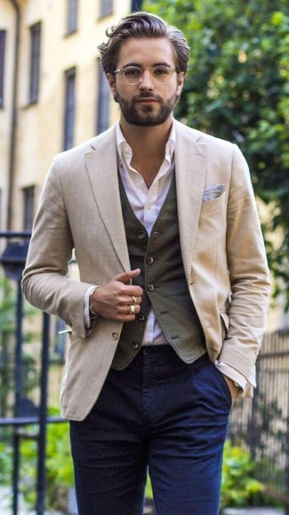 Как носить пиджак с брюками чинос в 20 лет в теплую погоду в деловом стиле: Пиджак и брюки чинос — замечательное решение для встреч с дресс-кодом business casual.