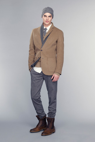 Модный лук: коричневый шерстяной пиджак, коричневый кардиган, белая классическая рубашка, темно-серые классические брюки