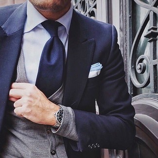 Как носить кардиган с пиджаком мужчине: Пиджак в сочетании с кардиганом идеально подойдет для рабочего дня в офисе.
