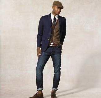 Модный лук: темно-синий пиджак, коричневый кардиган, белая классическая рубашка, темно-синие джинсы