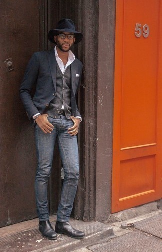 Какие ботинки челси носить с серым пиджаком мужчине: Серый пиджак в сочетании с синими джинсами позволит выразить твою индивидуальность. Хотел бы сделать ансамбль немного строже? Тогда в качестве дополнения к этому образу, выбирай ботинки челси.