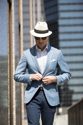 С чем носить белую соломенную шляпу мужчине в теплую погоду: Такое простое и комфортное сочетание базовых вещей, как голубой пиджак в шотландскую клетку и белая соломенная шляпа, полюбится парням, которые любят проводить дни в постоянном движении.