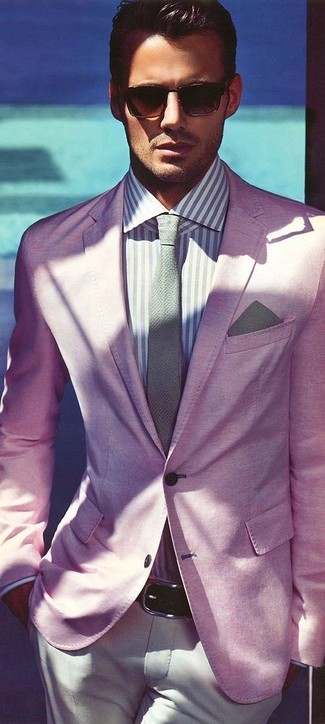 Какие брюки чинос носить с пурпурной классической рубашкой: Сочетание пурпурной классической рубашки и брюк чинос — чудесный пример привлекательного офисного стиля для мужчин.