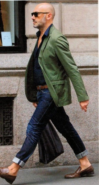 Какие джинсы носить с табачными лоферами мужчине: Сочетание зеленого пиджака и джинсов поможет создать модный, но в то же время мужественный лук. Не прочь добавить в этот наряд нотку строгости? Тогда в качестве обуви к этому луку, стоит выбрать табачные лоферы.