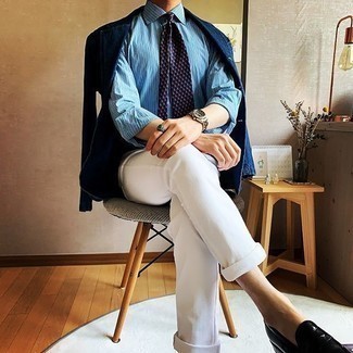 Какие лоферы носить с синим пиджаком мужчине: Синий пиджак и белые джинсы — отличный вариант для создания мужского ансамбля в стиле смарт-кэжуал. Теперь почему бы не добавить в повседневный образ толику изысканности с помощью лоферов?