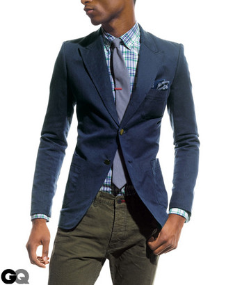 С чем носить светло-фиолетовый галстук в 30 лет мужчине в теплую погоду в стиле смарт-кэжуал: Для воплощения строгого мужского вечернего образа великолепно подойдет темно-синий пиджак и светло-фиолетовый галстук.