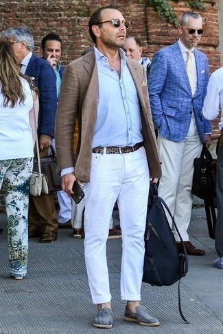 Какие пиджаки носить с белыми джинсами в 30 лет мужчине: Пиджак и белые джинсы гармонично вписываются в гардероб самых требовательных джентльменов. Толику стильной строгости и мужественности луку добавит пара серых замшевых лоферов.