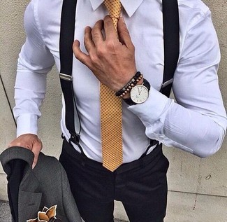 С чем носить желтый галстук в горошек в 30 лет мужчине в теплую погоду в деловом стиле: Сочетание темно-серого пиджака и желтого галстука в горошек поможет составить модный классический лук.