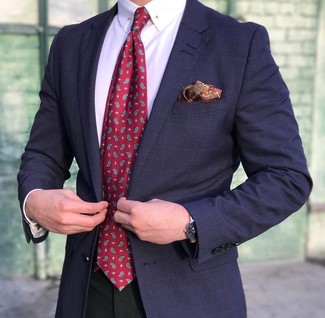 С чем носить коричневый нагрудный платок с "огурцами": Если ты ценишь удобство и функциональность, темно-синий пиджак в шотландскую клетку и коричневый нагрудный платок с "огурцами" — отличный вариант для модного повседневного мужского лука.