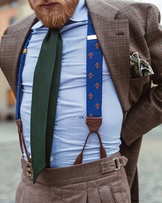 С чем носить подтяжки в деловом стиле: Образ из коричневого пиджака в шотландскую клетку и подтяжек - самый простой из возможных образов для активного досуга.