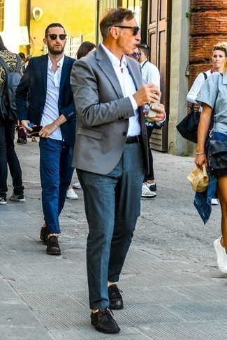 Какие классические брюки носить с серым пиджаком мужчине лето: Серый пиджак и классические брюки помогут создать эффектный мужской лук. Что до обуви, черные кожаные плетеные туфли дерби — наиболее удачный вариант. Вышел классный вариант на жаркую погоду.