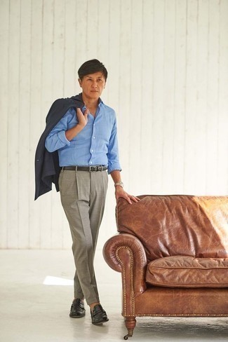 Как носить пиджак с лоферами за 40 лет мужчине в деловом стиле: Для воплощения элегантного вечернего ансамбля великолепно подойдет пиджак и серые классические брюки. В сочетании с этим ансамблем наиболее выигрышно выглядят лоферы.