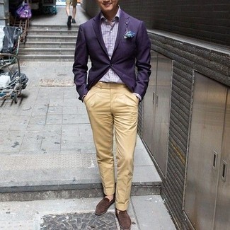 Какие классические брюки носить с фиолетовым пиджаком в 30 лет мужчине: Сочетание фиолетового пиджака и классических брюк позволит создать модный и в то же время элегантный образ. Пара темно-коричневых замшевых лоферов великолепно подойдет к остальным вещам из ансамбля.