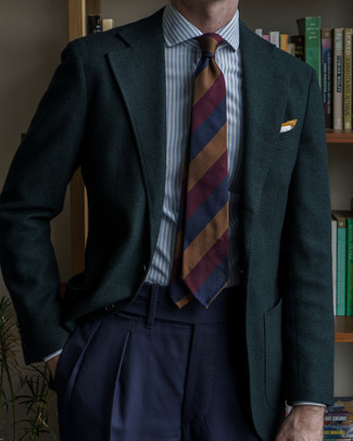 С чем носить разноцветный галстук в горизонтальную полоску мужчине: Несмотря на то, что этот лук достаточно классический, дуэт темно-зеленого пиджака с узором "в ёлочку" и разноцветного галстука в горизонтальную полоску неизменно нравится джентльменам, покоряя при этом сердца прекрасных дам.
