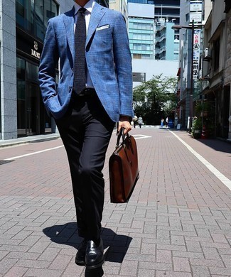 Какие лоферы носить с синим пиджаком мужчине: Синий пиджак в паре с черными классическими брюками поможет составить эффектный мужской лук. Что касается обуви, лоферы — самый удачный вариант.