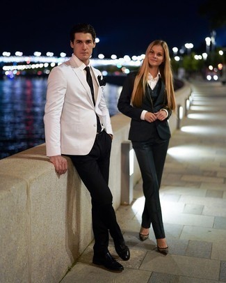 Какие лоферы носить с бело-черным пиджаком мужчине: Сочетание бело-черного пиджака и черных классических брюк — замечательный пример изысканного мужского стиля. Лоферы — беспроигрышный выбор, чтобы дополнить образ.
