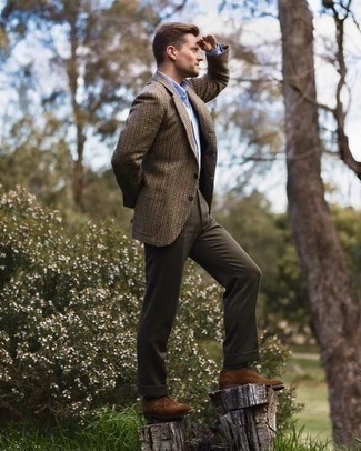С чем носить табачный пиджак в 30 лет мужчине весна в деловом стиле: Табачный пиджак и темно-коричневые классические брюки — великолепный пример элегантного мужского стиля. Очень выигрышно здесь будут смотреться коричневые замшевые туфли дерби. Безусловно, такое сочетание будет выглядеть невероятно по моде весной.