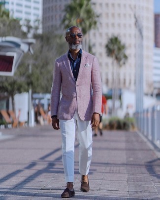Какие классические рубашки носить с розовым пиджаком мужчине в деловом стиле: Розовый пиджак в паре с классической рубашкой позволит создать запоминающийся мужской образ. В сочетании с этим луком гармонично выглядят темно-коричневые замшевые лоферы.