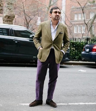 Какие классические рубашки носить с фиолетовыми классическими брюками мужчине весна: Несмотря на то, что этот ансамбль кажется довольно-таки консервативным, сочетание классической рубашки и фиолетовых классических брюк является неизменным выбором стильных мужчин, непременно пленяя при этом дамские сердца. Такой образ легко адаптировать к повседневным нуждам, если надеть в паре с ним темно-коричневые замшевые лоферы. Когда зима уходит и сменяется весной, мы убираем подальше зимнюю одежду и встает вопрос о том, что носить, чтобы выглядеть по-весеннему эффектно и стильно. Такое сочетание будет классным вдохновением.