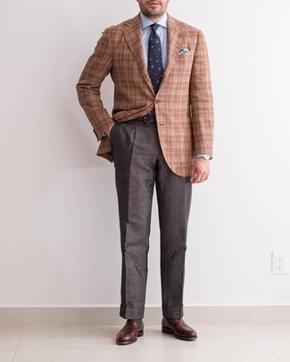 Какие классические рубашки носить с табачным пиджаком в 30 лет мужчине лето: Дуэт табачного пиджака и классической рубашки выглядит очень привлекательно и элегантно. В сочетании с этим луком наиболее выгодно смотрятся темно-коричневые кожаные лоферы. Само собой разумеется, такое сочетание вещей будет превосходным выбором для жаркой погоды.