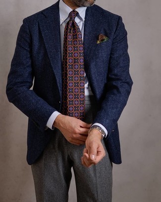 С чем носить галстук за 40 лет мужчине в деловом стиле: Комбо из темно-синего пиджака и галстука поможет исполнить строгий деловой стиль.