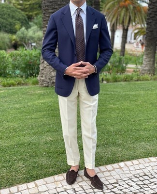 Какие лоферы носить с белыми классическими брюками в 30 лет мужчине лето: Сочетание темно-синего пиджака и белых классических брюк — хороший пример строгого делового стиля. Пара лоферов позволит сделать лук цельным. Уверены, это хороший выбор для жаркой погоды.