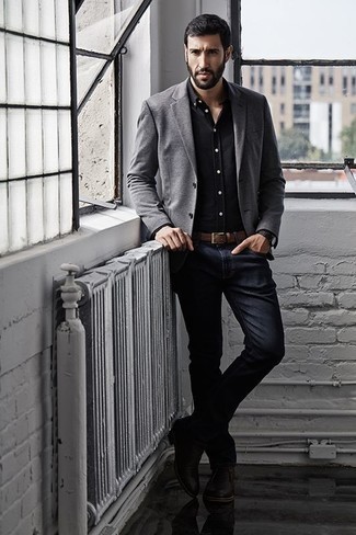 Какие рубашки с длинным рукавом носить с серым пиджаком мужчине: Фанатам стиля smart casual придется по вкусу сочетание серого пиджака и рубашки с длинным рукавом. Чтобы лук не получился слишком вычурным, можешь завершить его темно-коричневыми кожаными ботинками дезертами.