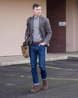 С чем носить шерстяной пиджак в шотландскую клетку в 20 лет мужчине осень: Поклонникам стиля кэжуал будет по душе сочетание шерстяного пиджака в шотландскую клетку и темно-синих джинсов. Что же до обуви, темно-коричневые замшевые ботинки дезерты — самый подходящий вариант. Подобный образ наверняка будет пользоваться у тебя спросом в межсезонье.