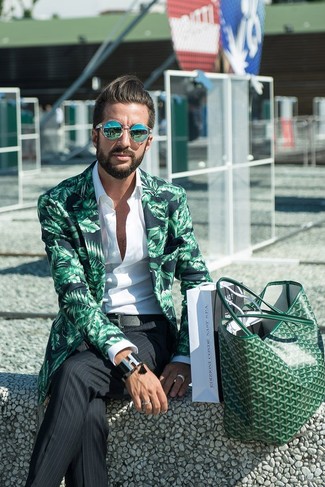 С чем носить зеленую сумку в 30 лет мужчине в теплую погоду: Зеленый пиджак с принтом и зеленая сумка — великолепный выбор для парней, которые никогда не сидят на месте.