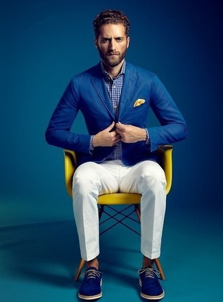 С чем носить желтый нагрудный платок в 30 лет: Синий хлопковый пиджак и желтый нагрудный платок — выбор джентльменов, которые никогда не сидят на месте. Хочешь сделать образ немного элегантнее? Тогда в качестве обуви к этому луку, выбери синие замшевые туфли дерби.