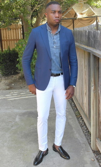 Какие лоферы носить с синим пиджаком в 30 лет мужчине: Синий пиджак в сочетании с белыми джинсами подходит для вечера с подругой или встречи с коллегами. Дополнив образ лоферами, получим потрясающий результат.