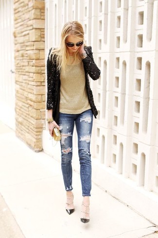 С чем носить черно-белый пиджак с пайетками в 30 лет женщине в стиле кэжуал: Черно-белый пиджак с пайетками и синие рваные джинсы скинни — неотъемлемые вещи в гардеробе девушек с хорошим чувством стиля. В сочетании с этим образом наиболее уместно будут смотреться черные кожаные туфли с шипами.