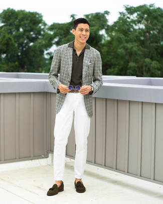 Какие лоферы носить с оливковым пиджаком в 20 лет мужчине: Если ты из той категории мужчин, которые разбираются в моде, тебе полюбится тандем оливкового пиджака и белых брюк чинос. Любишь яркие идеи? Дополни образ лоферами.