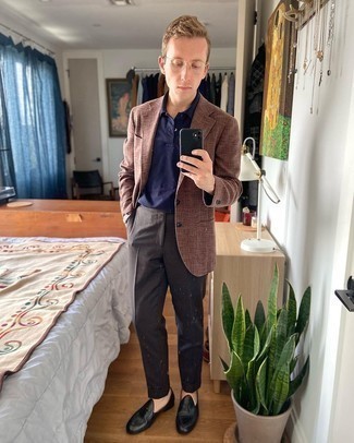 Какие лоферы носить с коричневым пиджаком мужчине: Коричневый пиджак в сочетании с темно-серыми классическими брюками позволит воплотить строгий деловой стиль. Переходя к обуви, можно завершить ансамбль лоферами.