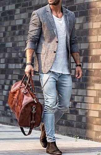 Какие пиджаки носить с голубыми джинсами в 30 лет мужчине: Пиджак и голубые джинсы — неотъемлемые составляющие стильного мужского гардероба. Хочешь добавить в этот наряд нотку эффектности? Тогда в качестве обуви к этому образу, выбери темно-коричневые замшевые ботинки челси.